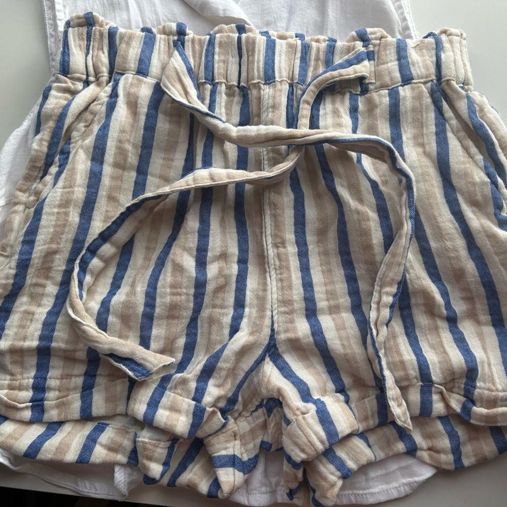 SO cotton high rise shorts. Small
